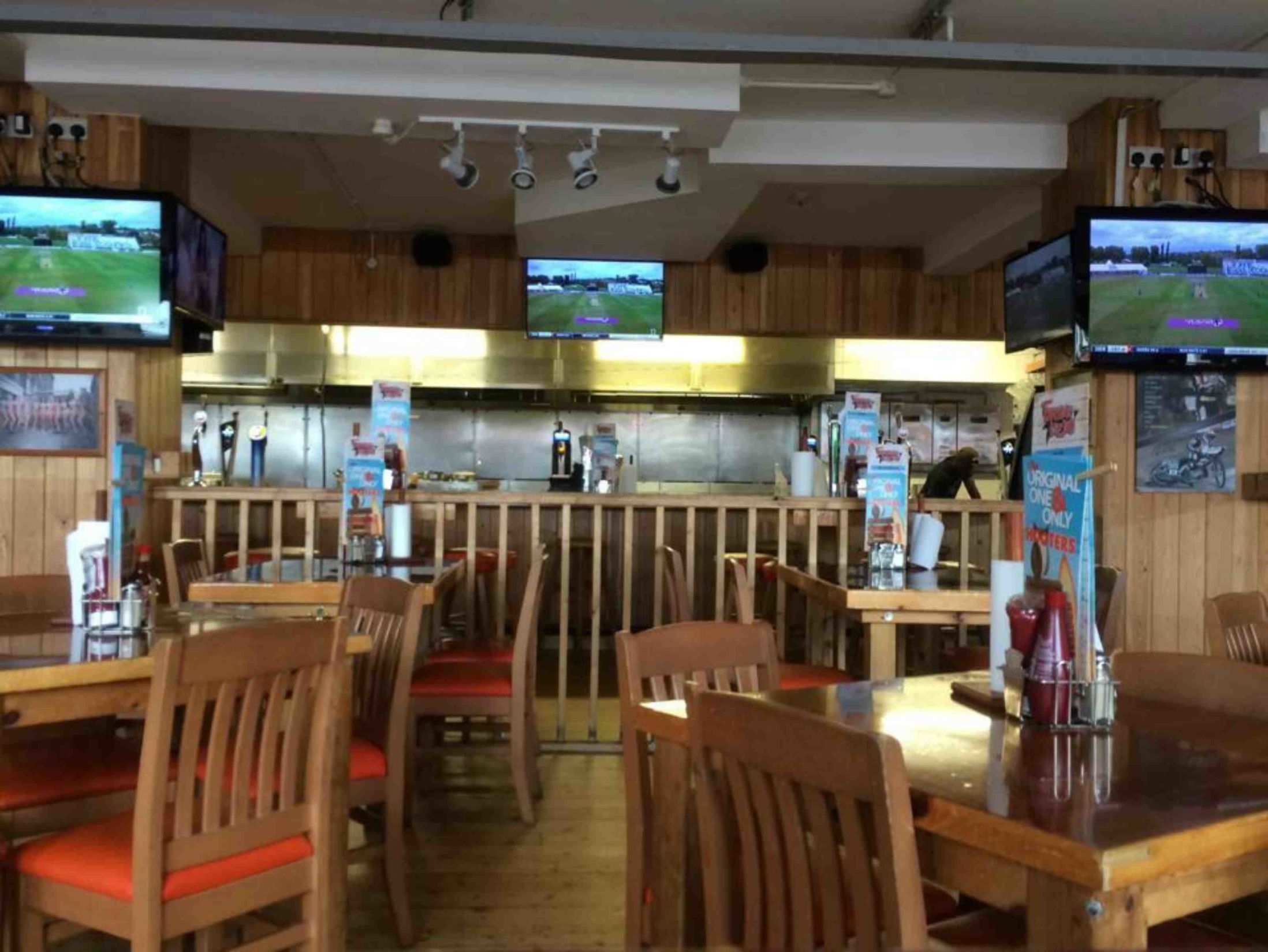 Best Sports Bars in England - Hooters Nottingham